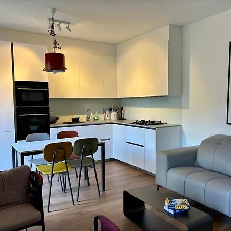 Casa Giallo Lenno